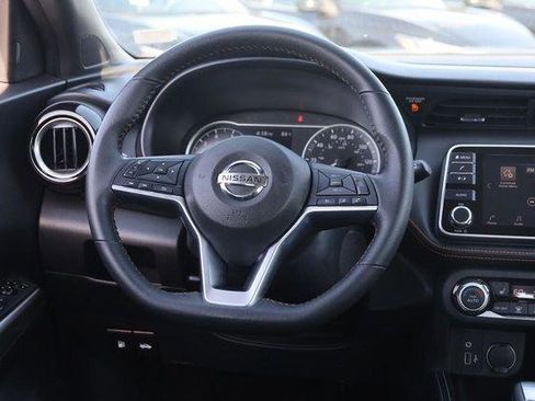 Used 2020 Nissan Kicks SR w/ SR Premium Package FWD image 22