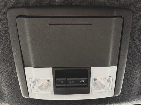 Used 2011 Ford F250 Lariat w/ Lariat Ultimate Pkg AWD/4WD image 18