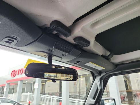 Used 2022 Jeep Wrangler Unlimited Sport image 30