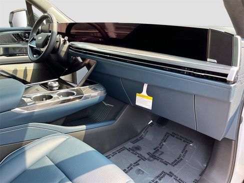 New 2025 Cadillac Escalade IQ Luxury 2 image 32