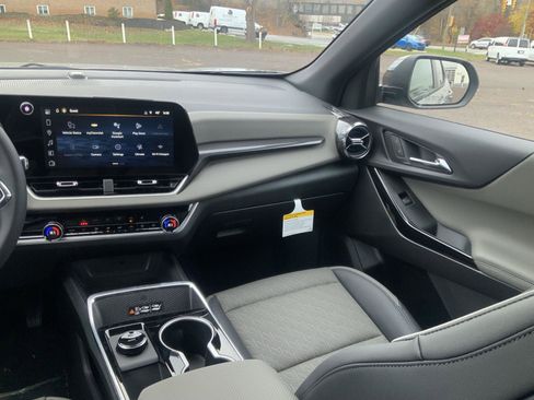 New 2026 Chevrolet Equinox LT w/ Convenience Package II image 15