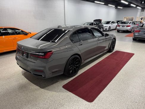 Used 2020 BMW 750i xDrive w/ Luxury Rear Seating Package AWD/4WD image 14