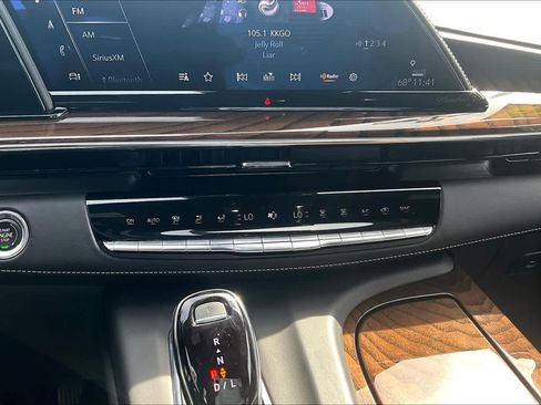 Used 2023 Cadillac Escalade Sport Platinum w/ LPO, ONYX Package image 33