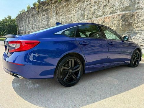 Used 2018 Honda Accord Sport image 6