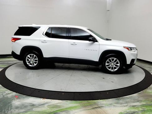 Used 2019 Chevrolet Traverse LS FWD image 4