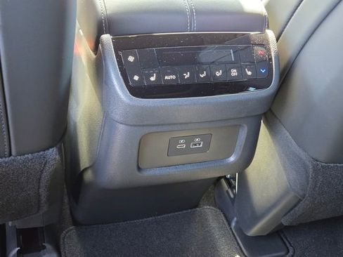 Certified 2025 INFINITI QX60 Luxe w/ Black Edition image 16