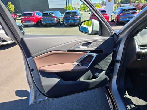 Used 2025 BMW X1 xDrive28i w/ Technology Package image 20