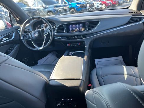 Used 2024 Buick Enclave Premium image 28
