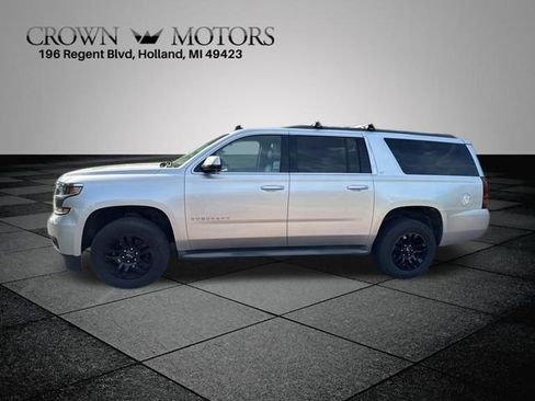 Used 2015 Chevrolet Suburban LT AWD/4WD image 4