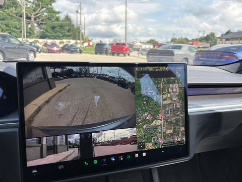 Used 2022 Tesla Model S Plaid AWD/4WD image 32
