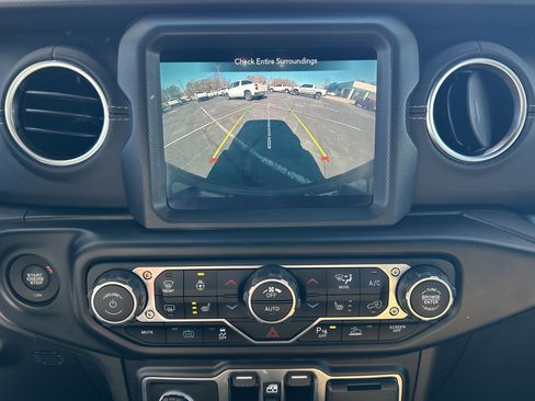 Used 2021 Jeep Wrangler Unlimited Sahara w/ Cold Weather Group image 30