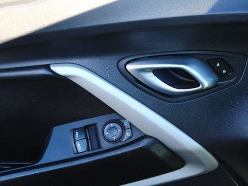 Used 2022 Chevrolet Camaro LT image 10