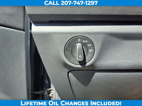 Used 2024 Volkswagen Jetta SE image 12