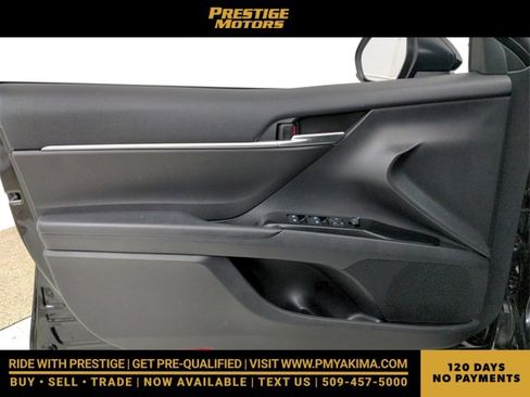 Used 2020 Toyota Camry LE image 33