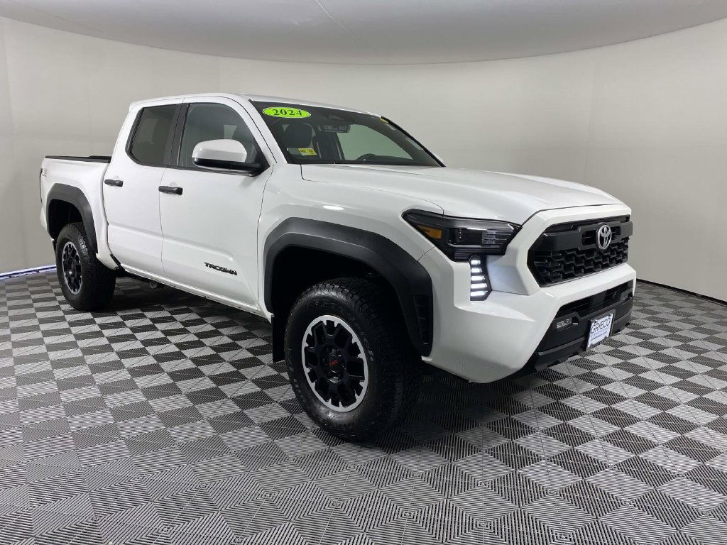 Used 2024 Toyota Tacoma TRD Off-Road AWD/4WD image 1