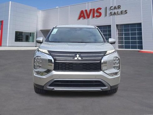 Used 2025 Mitsubishi Outlander SE AWD/4WD image 2