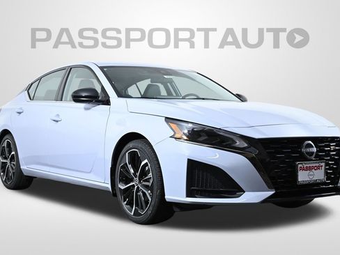 New 2025 Nissan Altima 2.5 SR w/ SR Premium Package image 3