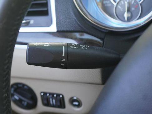 Used 2013 Chrysler 300 AWD w/ Driver Convenience Group image 16