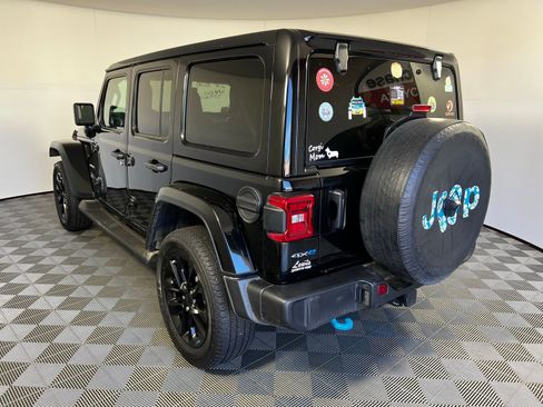 Used 2022 Jeep Wrangler Unlimited Sahara w/ Cold Weather Group image 7
