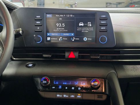 Certified 2025 Hyundai Elantra Sport image 25