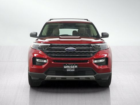 Used 2020 Ford Explorer XLT w/ Equipment Group 202A AWD/4WD image 8