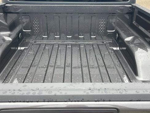 New 2025 Jeep Gladiator Sport image 10