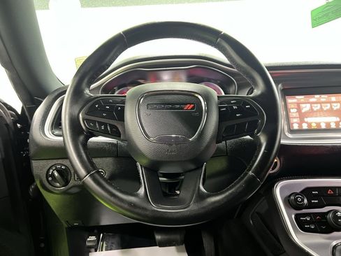 Used 2019 Dodge Challenger SXT image 20