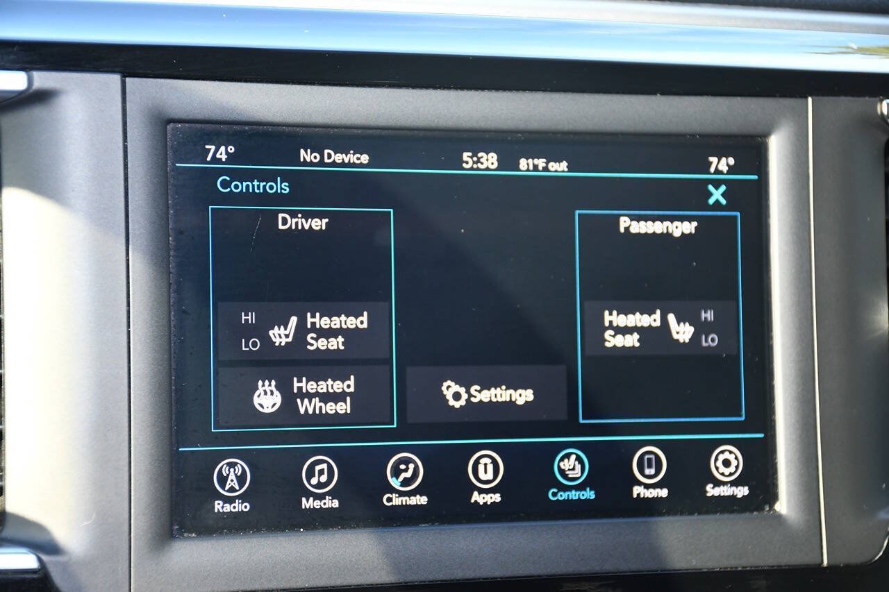 Used 2020 Chrysler Pacifica Touring-L w/ S Appearance Package FWD image 40