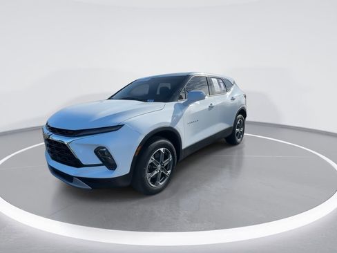 Used 2023 Chevrolet Blazer LT AWD/4WD image 4