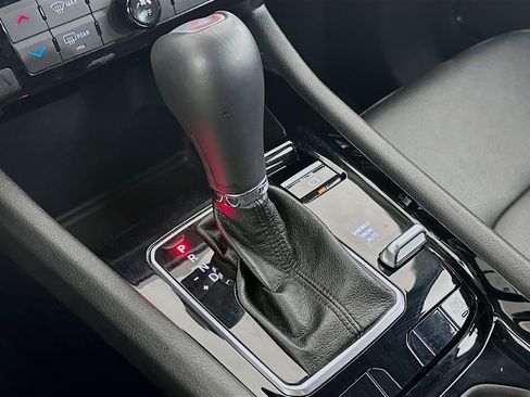 Used 2025 Jeep Compass Limited image 24