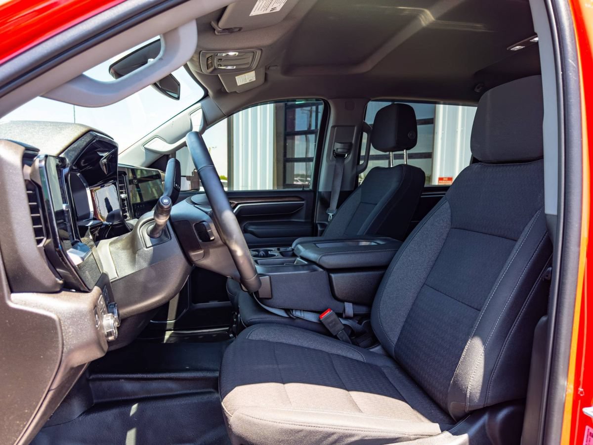 Used 2026 Chevrolet Silverado 3500 LT w/ All Star Edition AWD/4WD image 7