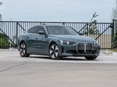 Used 2026 BMW i4 xDrive40i w/ Premium Package AWD/4WD image 2