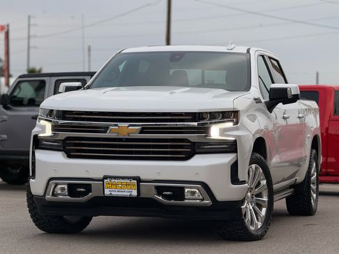 Used 2021 Chevrolet Silverado 1500 High Country w/ Technology Package image 3