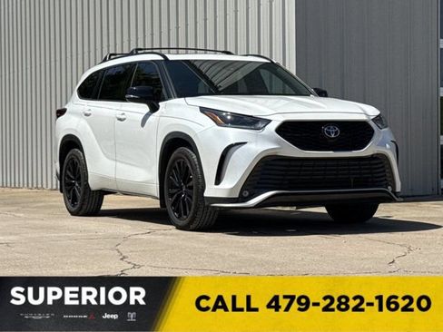 Used 2023 Toyota Highlander XSE AWD/4WD image 1