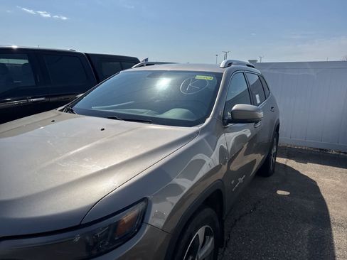 Used 2021 Jeep Cherokee Limited w/ Elite Package image 13