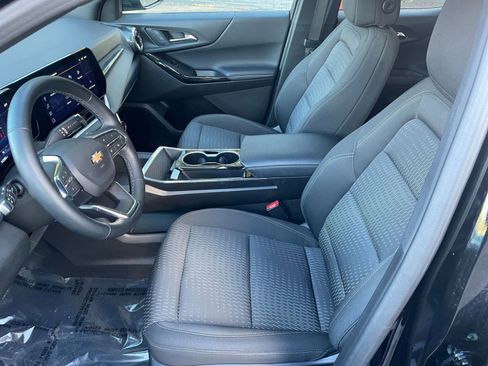 Used 2025 Chevrolet Equinox LT image 23