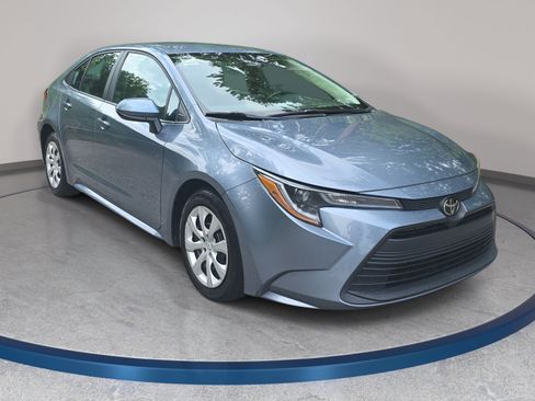Used 2024 Toyota Corolla LE FWD image 3
