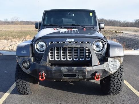 Used 2017 Jeep Wrangler Unlimited Sahara w/ Max Tow Package image 8