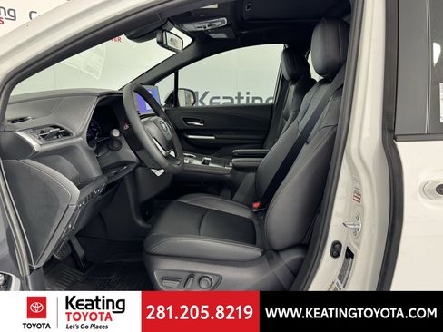 New 2026 Toyota Sienna XLE Woodland Edition AWD/4WD image 5