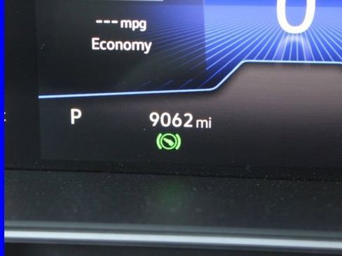 Used 2025 Volkswagen Jetta SE w/ Sunroof Package image 32