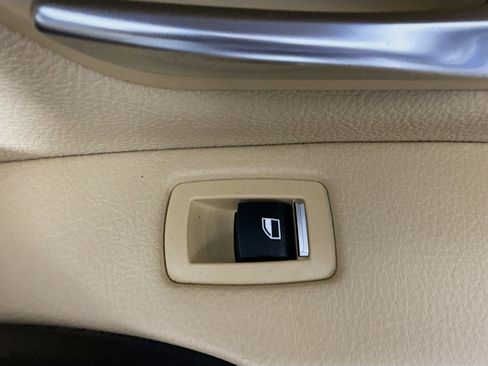 Used 2017 BMW 330e image 31