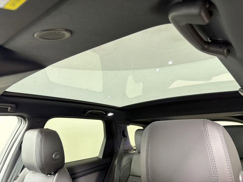 New 2026 Land Rover Discovery Sport Landmark AWD/4WD image 9
