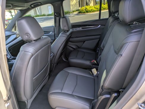 Used 2022 Cadillac XT6 Premium Luxury image 14