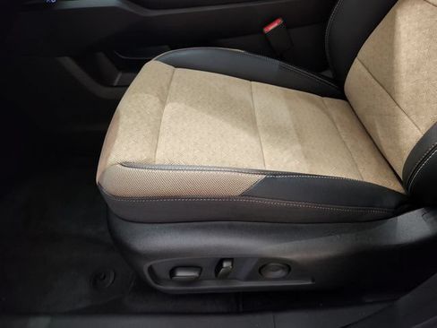 Used 2025 Chevrolet Equinox ACTIV w/ Convenience Package III FWD image 24