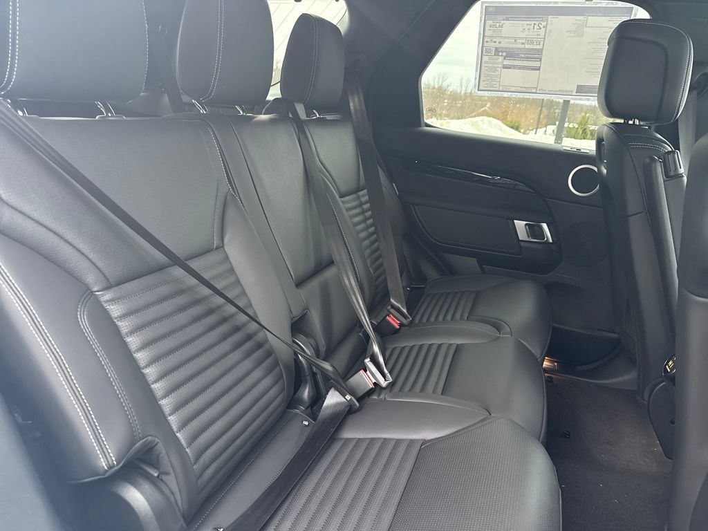 New 2026 Land Rover Discovery S AWD/4WD image 18