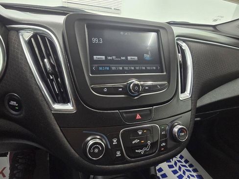 Used 2017 Chevrolet Malibu LT FWD image 36