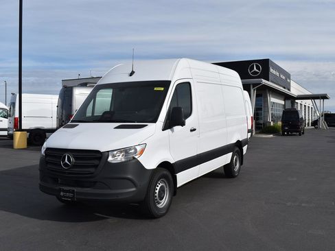 New 2025 Mercedes-Benz Sprinter 2500 image 1