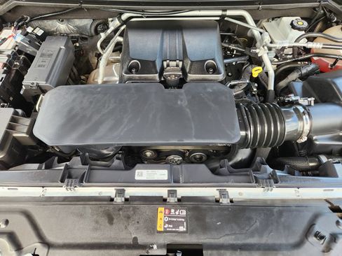 Used 2023 Chevrolet Colorado ZR2 w/ ZR2 Convenience Package III AWD/4WD image 40