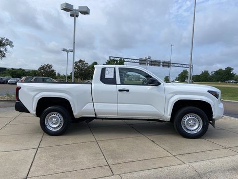 Used 2024 Toyota Tacoma SR RWD image 12