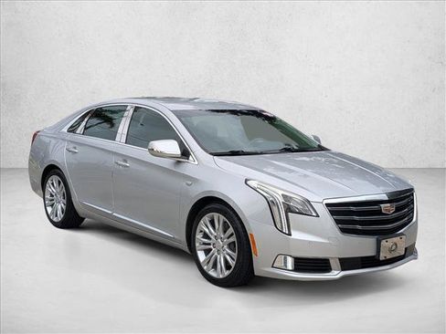 Used 2018 Cadillac XTS Luxury FWD image 3